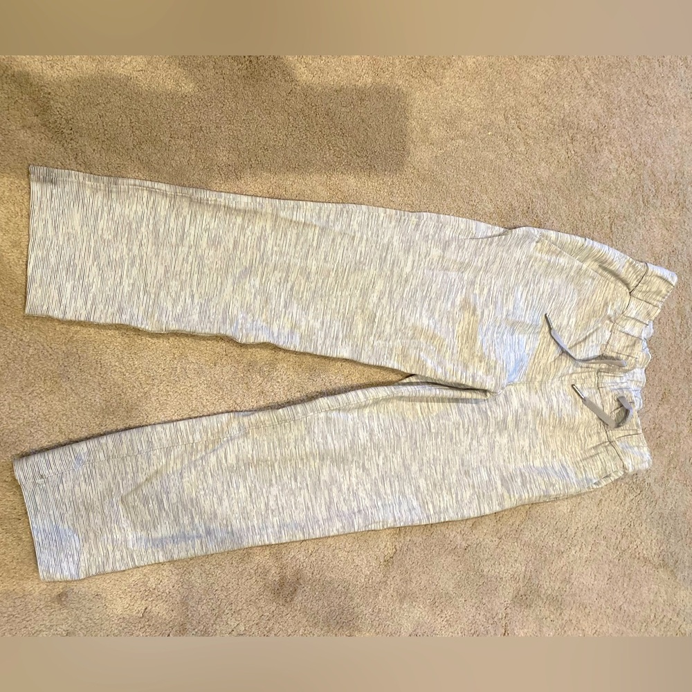 NWOT ON THE FLY PANT. SIZE 2. Wee Are From Space Nimbus Battleship/ice gray